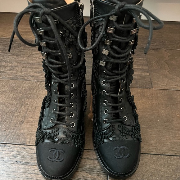 BNWT CHANEL LIMITED EDITION boots - Picture 11 of 12